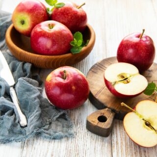 10 корисних властивостей яблук: вагомі причини їсти їх щодня