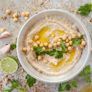 Хумус: користь, з чим їсти та як приготувати